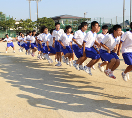 写真：大治中学校学校祭（体育祭） 呼吸を合わせて心をひとつに