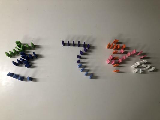 ドミノたおし遊び